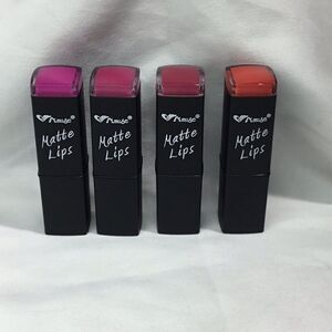 Set of 4 Amuse Matte Lipsticks (UC10)